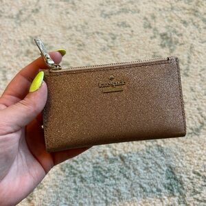 Like new✨💕✨ Kate Spade bi fold shimmery wallet